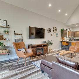 Counce Vacation Rental w/ Private Deck: Near Golf!, Hotel in Counce