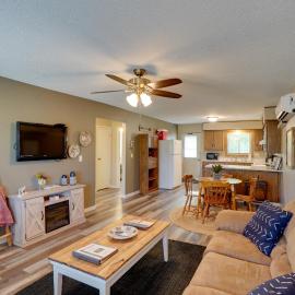 'Sacajawea Suite 1' w/ Deck in Heart of Medora!, hotell i Medora