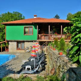 Къща край реката/ House by the river, Hotel in Vetrintsi