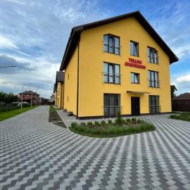 Yellow apartments, hotel in Boryspil