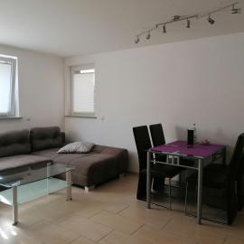 Ferienwohnung Weingut Brutscher, hotel en Roschbach