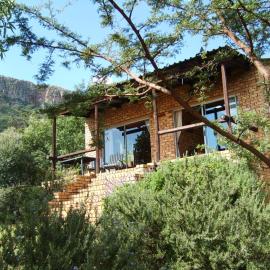 Thirsty Falls CC, hotel a Maanhaarrand