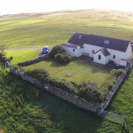 Newhall Cottage, hotel i Bressay