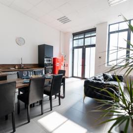 LOFT LA MINE D'OR - Parking gratuit et privé - Wifi - Tout équipé - Machine à laver, hotell i Rive-de-Gier