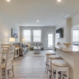 Shuttle to Beach: Millville By the Sea Retreat, hotel i Millville