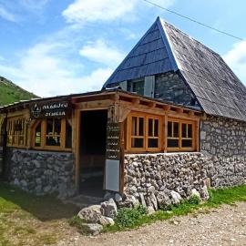 Na krovu svijeta, hotel in Gornji Lukomir