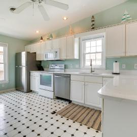 Surf City Vacation Rental - Walk to Beach, hotel in Surf City