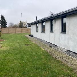 Villa med private værelser delt badeværelse/køkken, viby sj., хотел в Viby