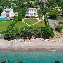 Waterfront 5BR Villa near Porto Heli by JJ Hospitality، فندق في Kouverta