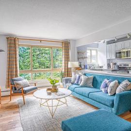 Tranquil 2BR downtown condo, Parking, King bed, hotel di Seattle