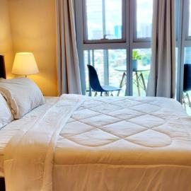 Casa Antonio At Uptown Parksuites Two – hotel w mieście Manila