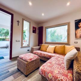 Casa di Ivana โรงแรมในคารินิ