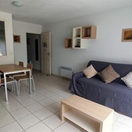 Appartement Jardinet 4 pers, хотел в Azille