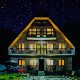 OISHE Boutique Hotel, hotel u gradu 'Kazbegi'