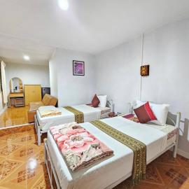 P.California Inter Hostel, hotel in Nang Rong