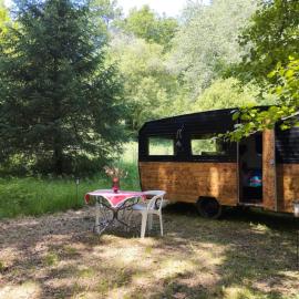 La caravane nature, hotel Saint-Julien-le-Petit városában
