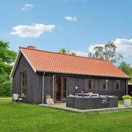 Nice Home In Ebeltoft With Wifi