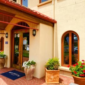 Tuscan Villa in Myrtleford
