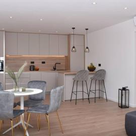 Apartment Šimun - brand new, private parking, hotel in Tučepi