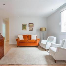 COSY Apartment AREETA STATION las Arenas Getxo, hotel in Getxo