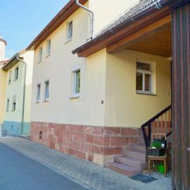 Charmantes Ferienhaus mit Naturgarten, hotel i Unterweid