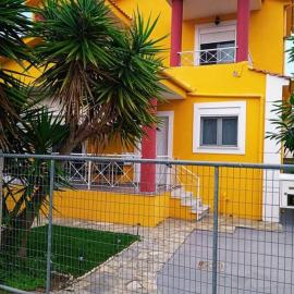 The Sunny House, hotel i Kritharia