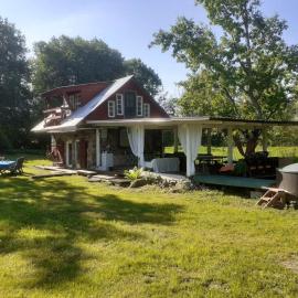 Cousy historical house with sauna and hot tube, хотел в Kodavere