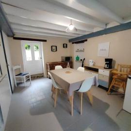 Gîte du Connétable، فندق في Couville