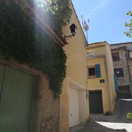 Maison au cœur d'un petit village provençal proche Vaison la Romaine, hotel u gradu Saint-Romain-en-Viennois