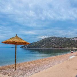 Διαμέρισμα με θέα στη θάλασσα στα Λουτρά Ωραίας Ελένης, hotel Lutrá Oréasz Eléniszben