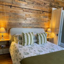 Cosy 2 bed flat in Crickhowell, hotel v mestu Crickhowell