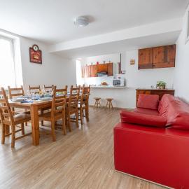 Casa soleggiata sull'altopiano, hotelli kohteessa Clusone