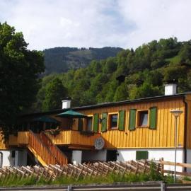 Jägerchalet, hotel i Uttendorf