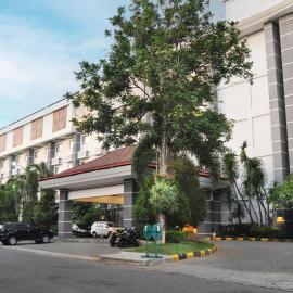 Lorin Dwangsa Solo Hotel、スラカルタのホテル