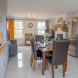 Fairhead Lodge Family Friendly Holiday Home, Hotel in Ballyvoy