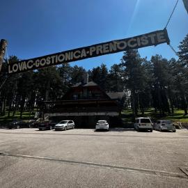 Prenoćište/Restoran Lovac, hotel di Bihac