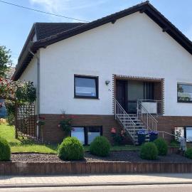 Ferienwohnung Rosengarten, hotel en Osburg