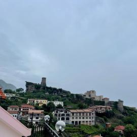 --HOTEL DEAL-- Rooms With Castle View, hotel a Krujë