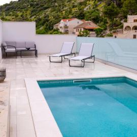 Insula Apartment with Private Pool, hotel in Pučišća