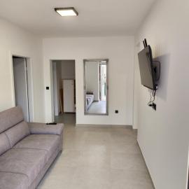 H&D Apartment, hôtel à Sumartin
