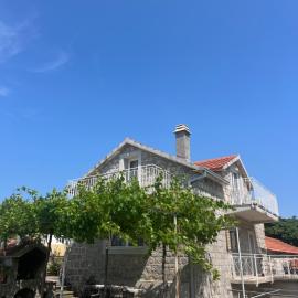 Luštica Old House