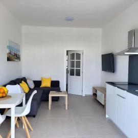 Apartamentos Falcón、ティナホのホテル