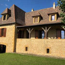 Grande maison en Périgord à 10 mn de Sarlat, hotel a Marquay
