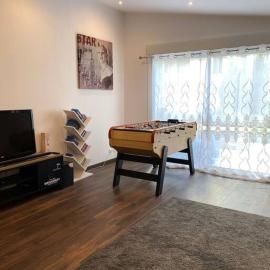 Logement moderne, dans mon jardin, près de Paris et stade de France avec place de stationnement, hotel a Sannois