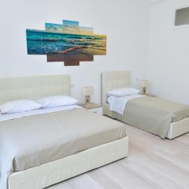 L'Aurora Azzurra -Luxury Suites Sorrento coast، فندق في بيانو دي سورينتو