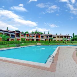 -Piscina e Parcheggio- Casa a pochi passi dal Lago