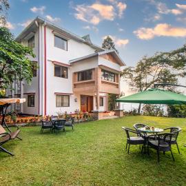 Arya Treetops And Tea Trails by VEO - Part of StayVista, hotel a Darjeeling