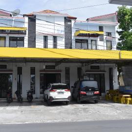 Al-Ghani Syariah Mitra RedDoorz, hotelli kohteessa Padang