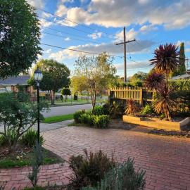 Spacious Frankston Retreat, hotel v destinaci Frankston