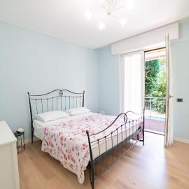 Casa Comparin Appartamento Lesa, hotelli kohteessa Lesa
